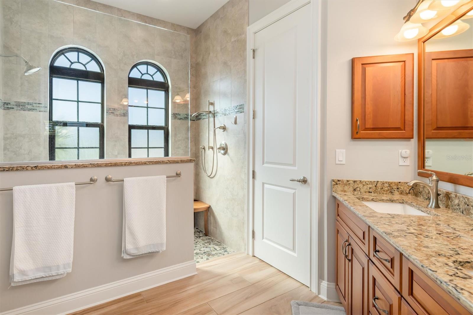 Image 27 of 79 For 15516 Margo Circle