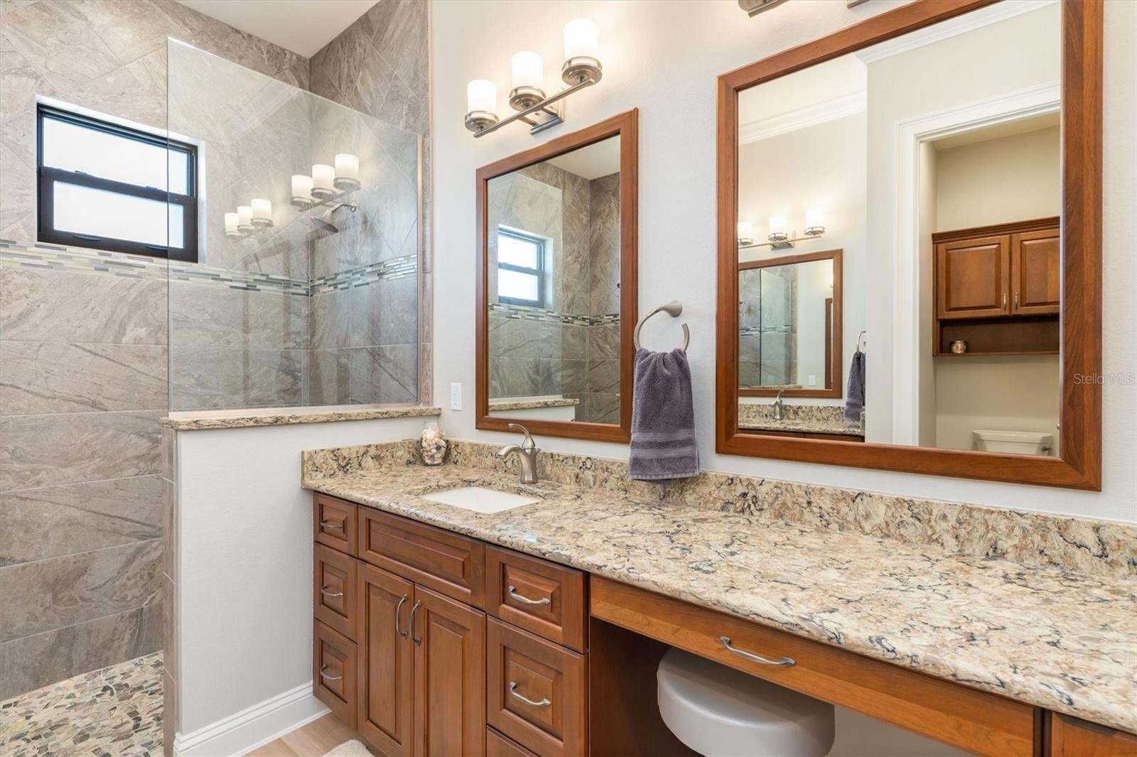 Image 38 of 79 For 15516 Margo Circle