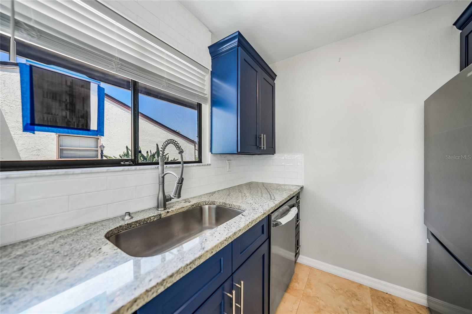Image 9 of 57 For 1001 Marion Avenue 14