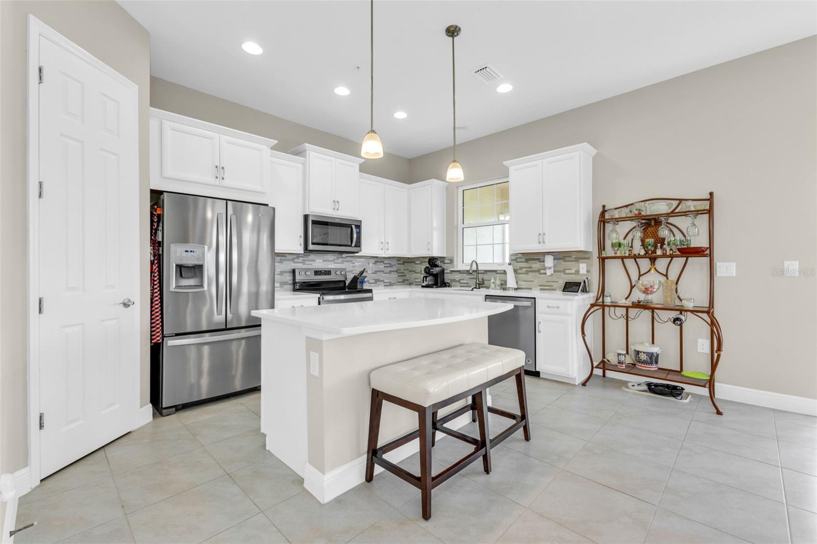Image 9 of 60 For 10425 Pilothouse Court 132
