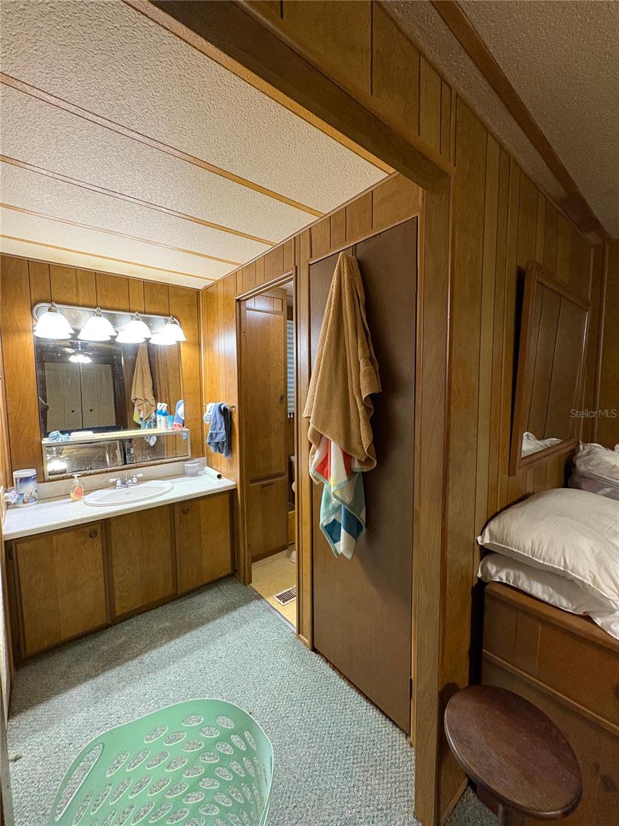 Image 18 of 27 For 5316 53rd Avenue E L8