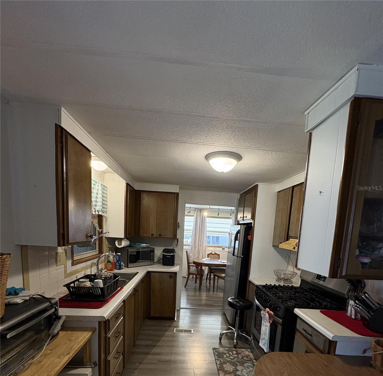 Image 8 of 27 For 5316 53rd Avenue E L8