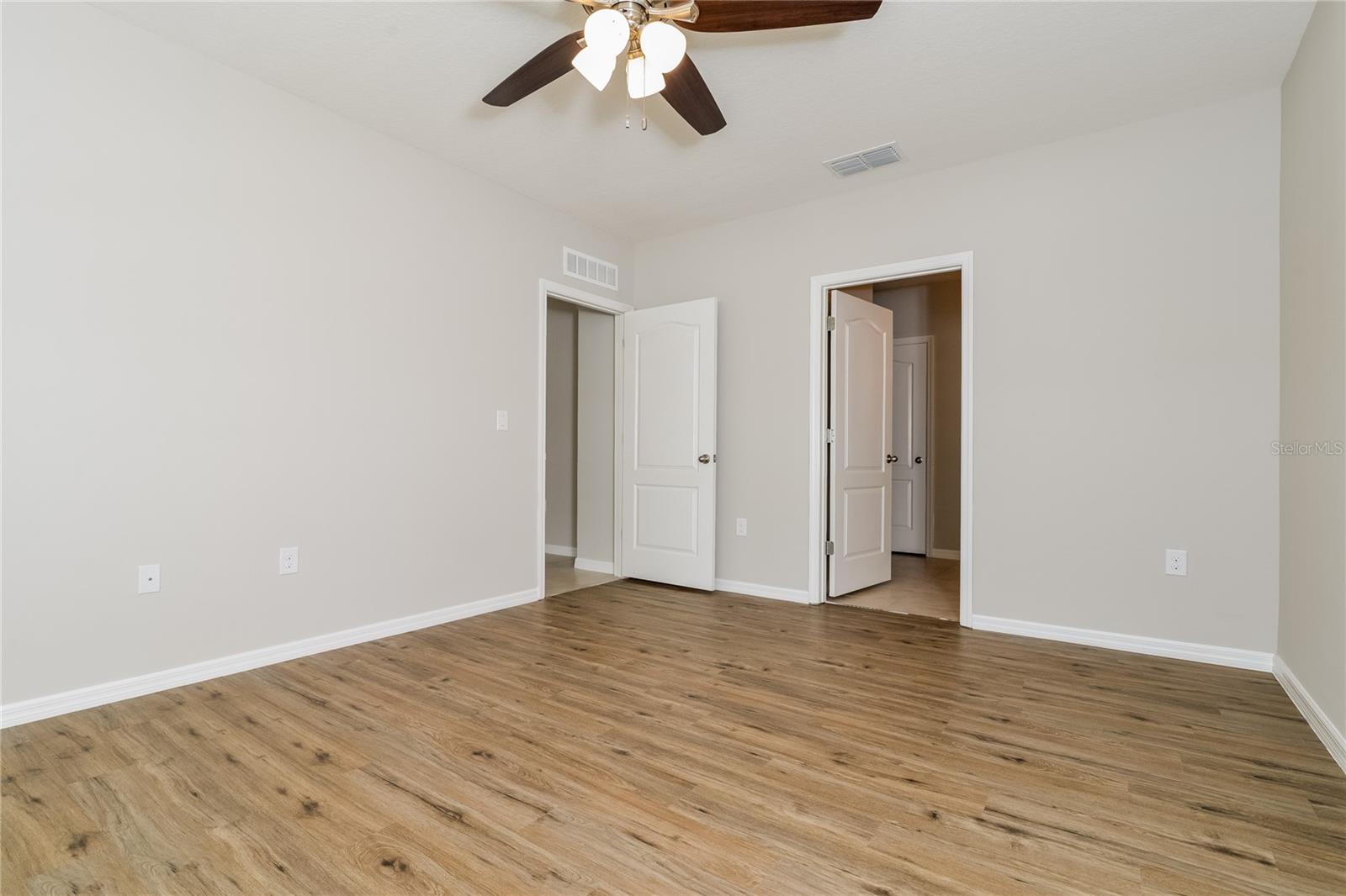 Image 13 of 15 For 1754 Point O Woods Court