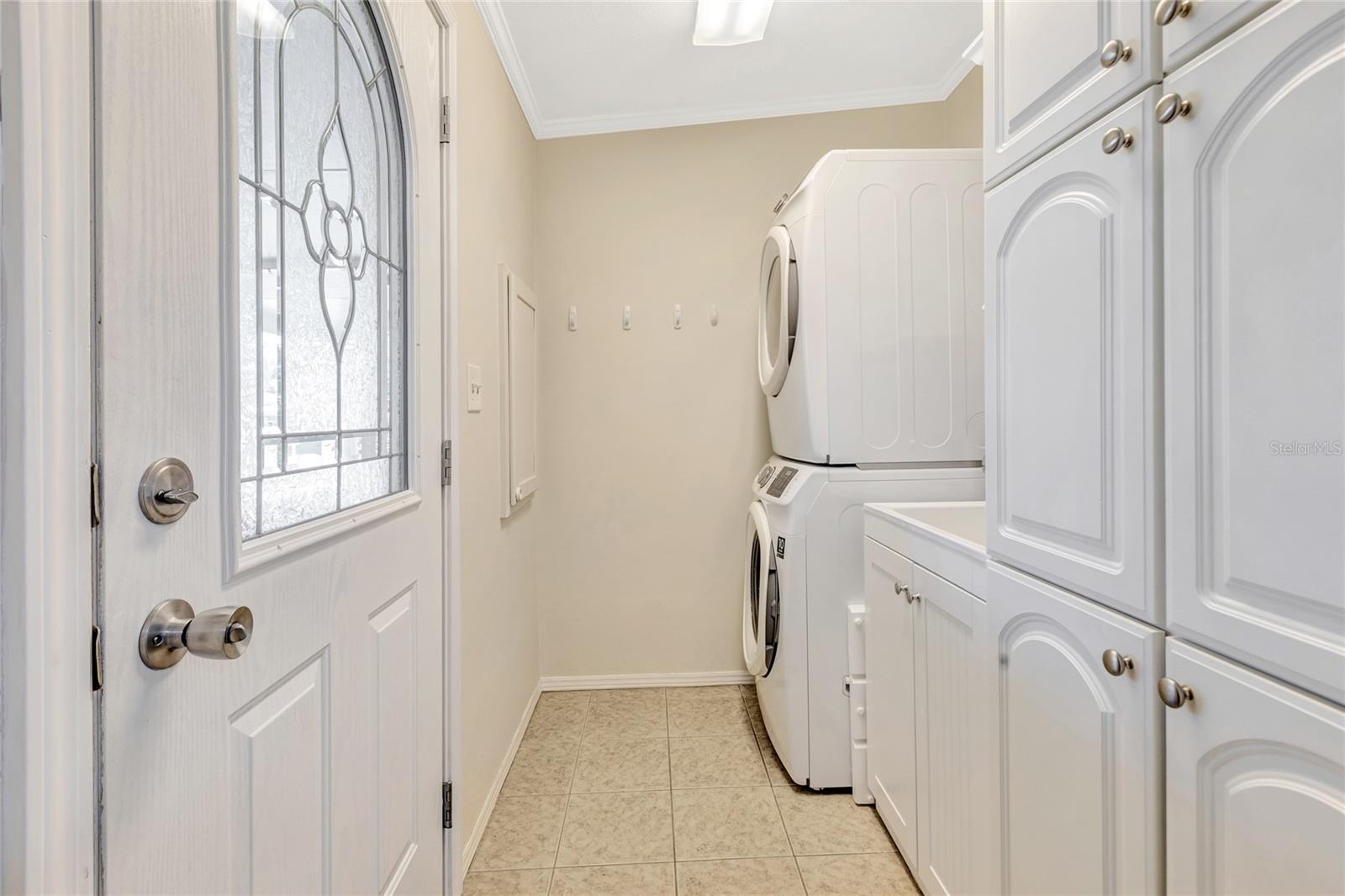 Image 16 of 36 For 2100 Kings Highway 1025