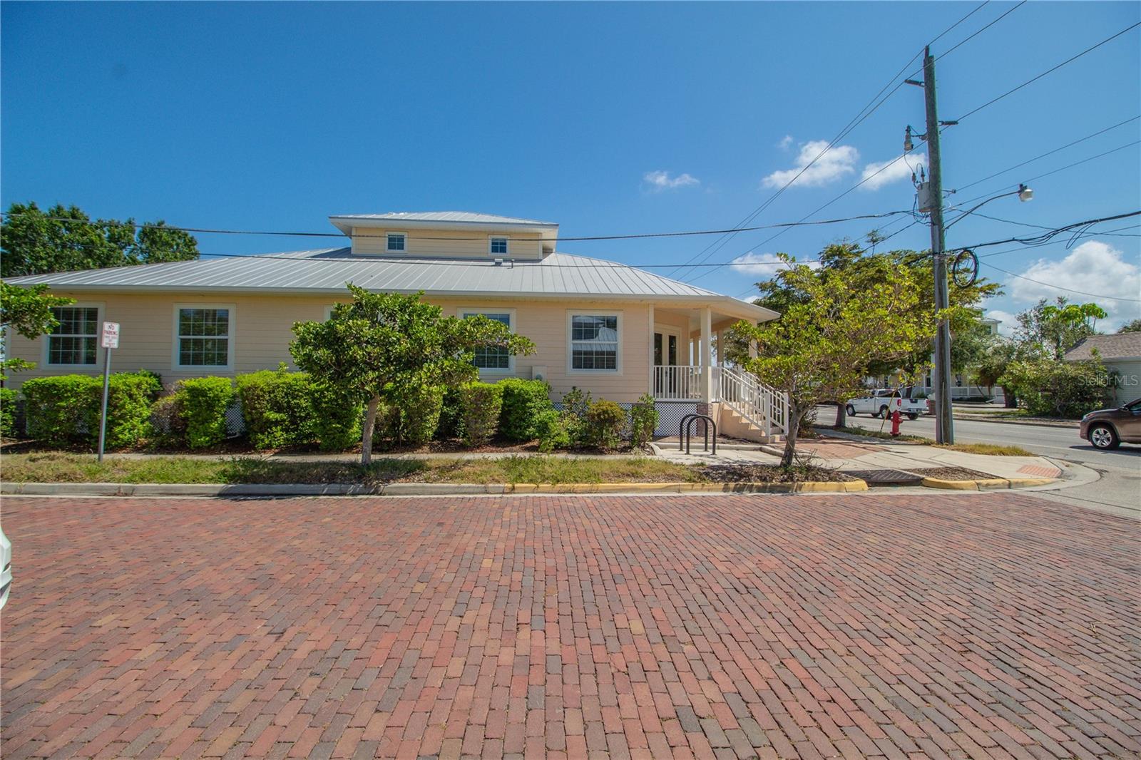 Image 14 of 32 For 334 Olympia Avenue