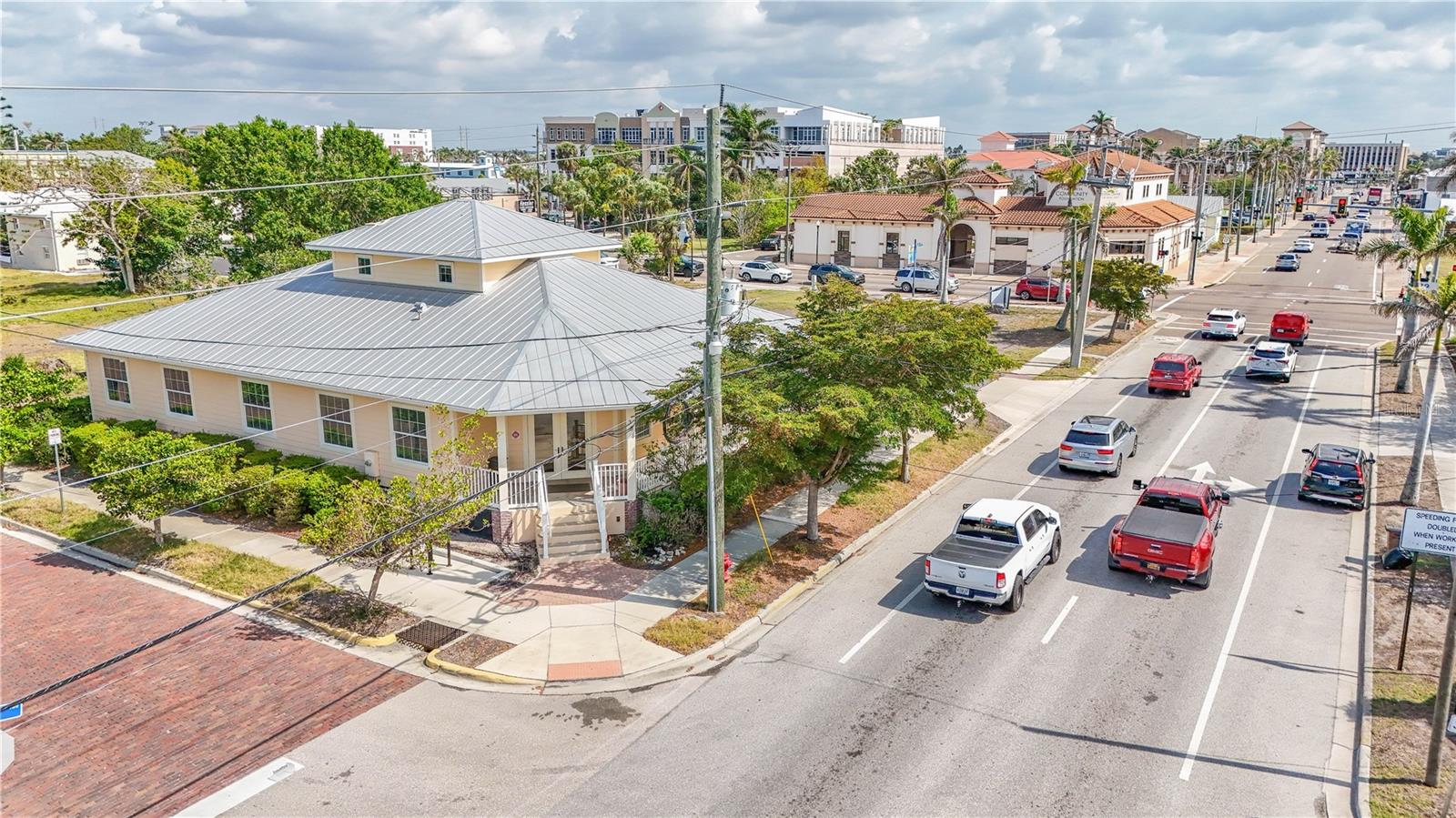 Image 3 of 32 For 334 Olympia Avenue