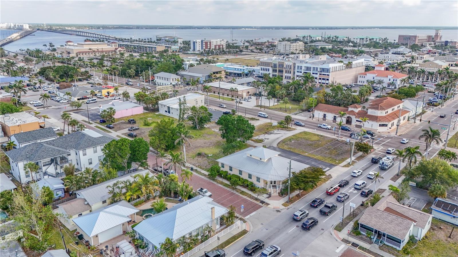 Image 7 of 32 For 334 Olympia Avenue