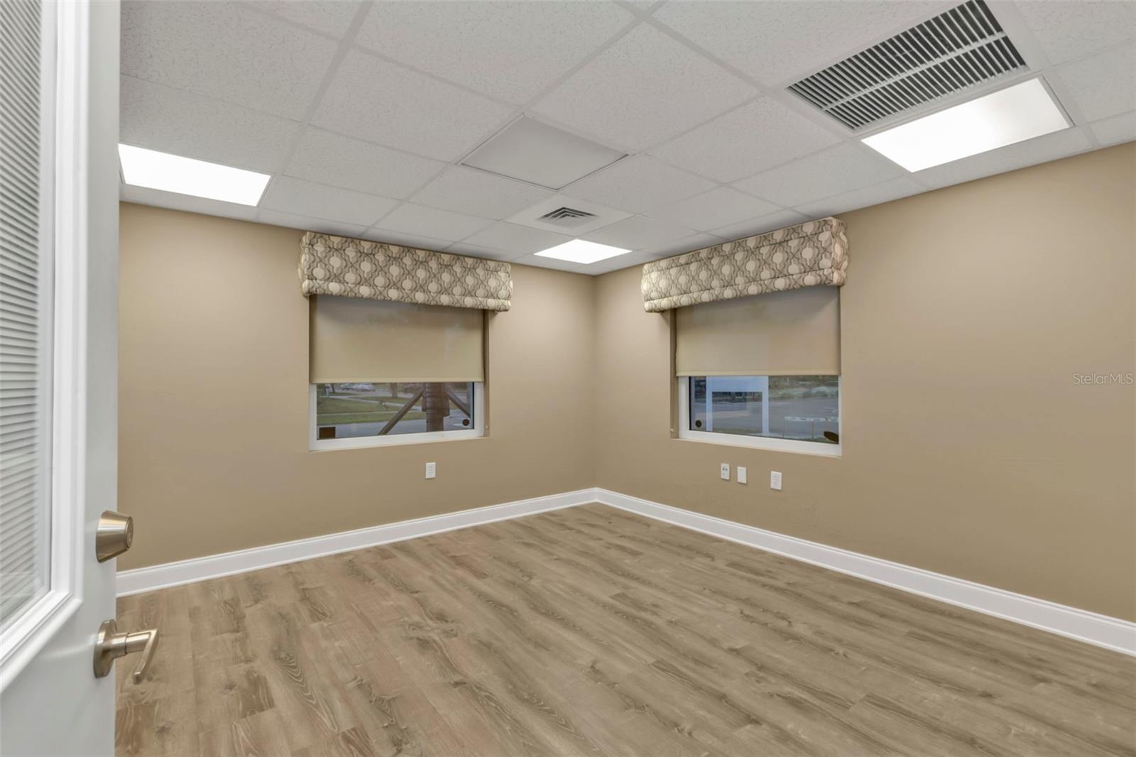 Image 16 of 40 For 128 Charlotte Avenue 117b