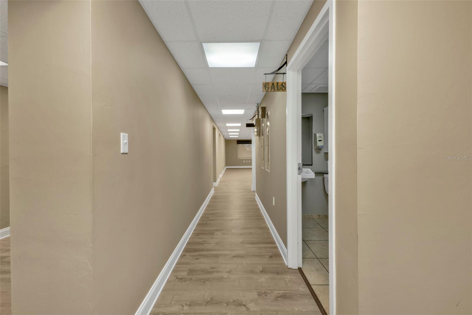 Image 20 of 40 For 128 Charlotte Avenue 117b