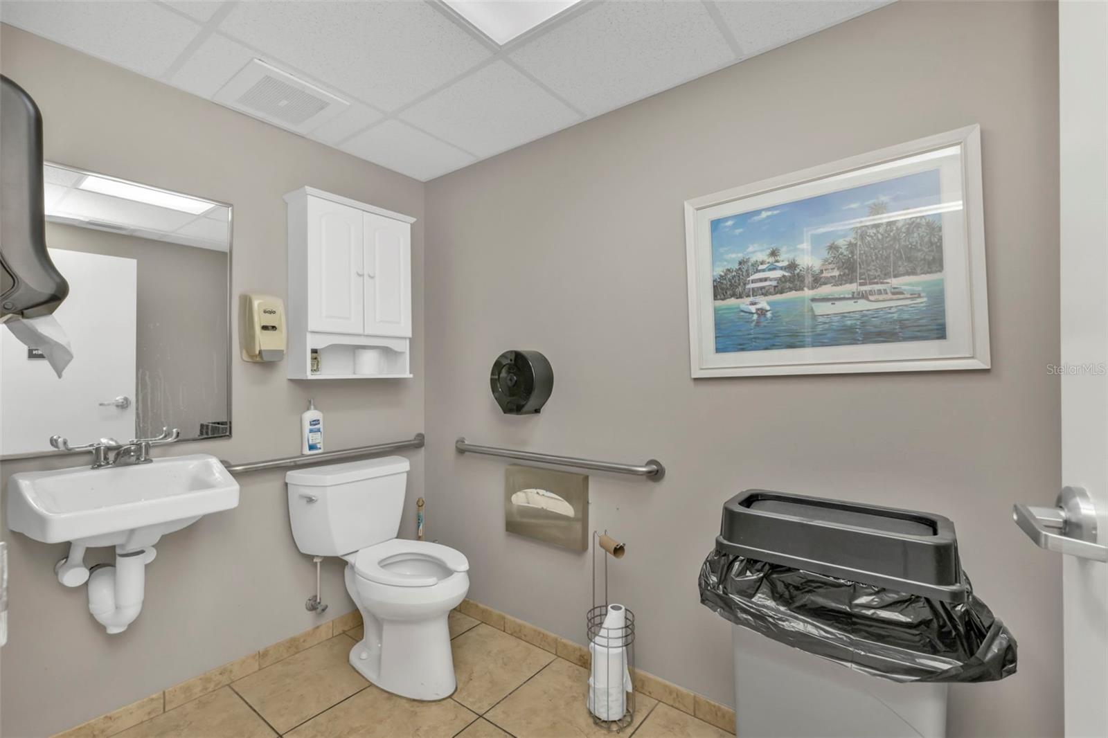 Image 21 of 40 For 128 Charlotte Avenue 117b