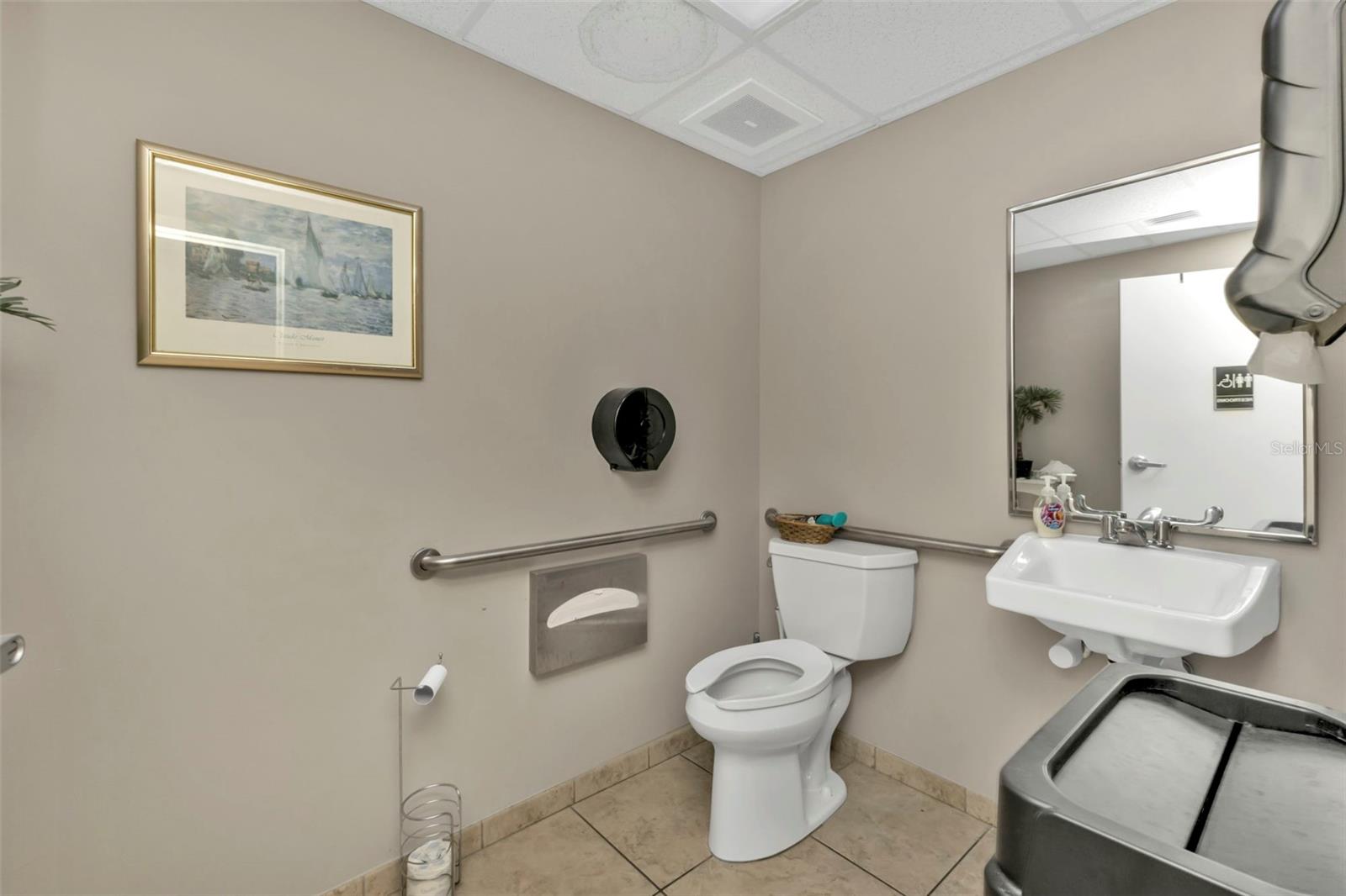 Image 29 of 40 For 128 Charlotte Avenue 117b