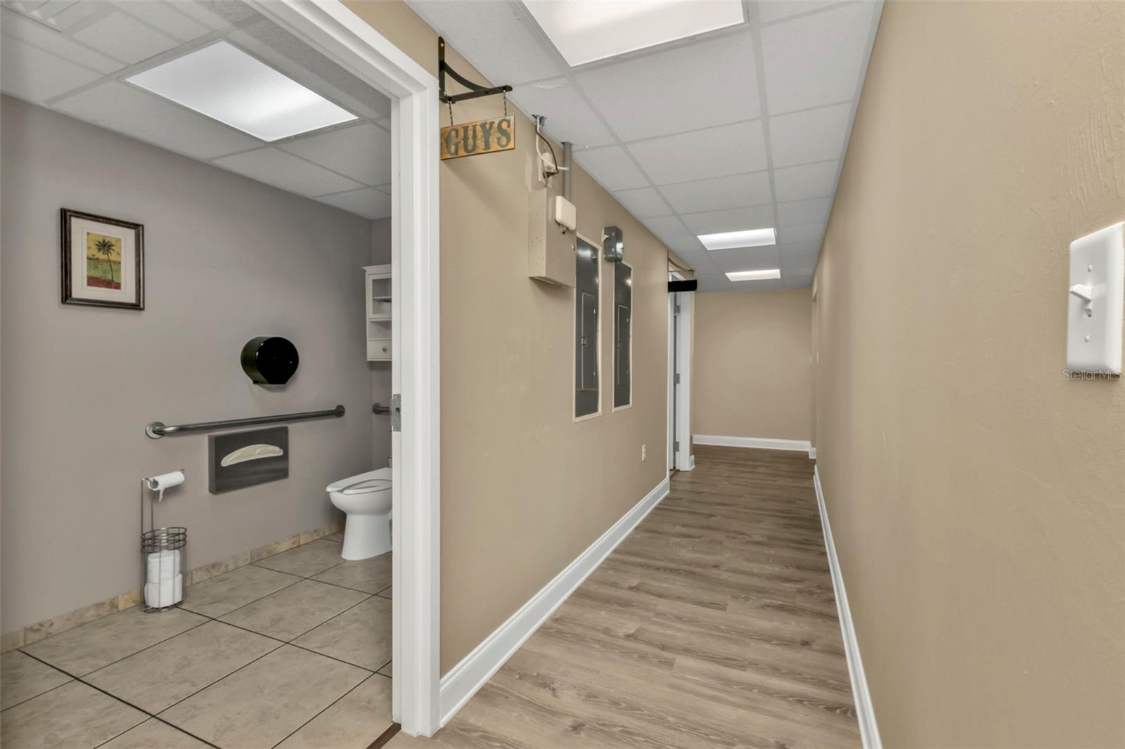 Image 32 of 40 For 128 Charlotte Avenue 117b