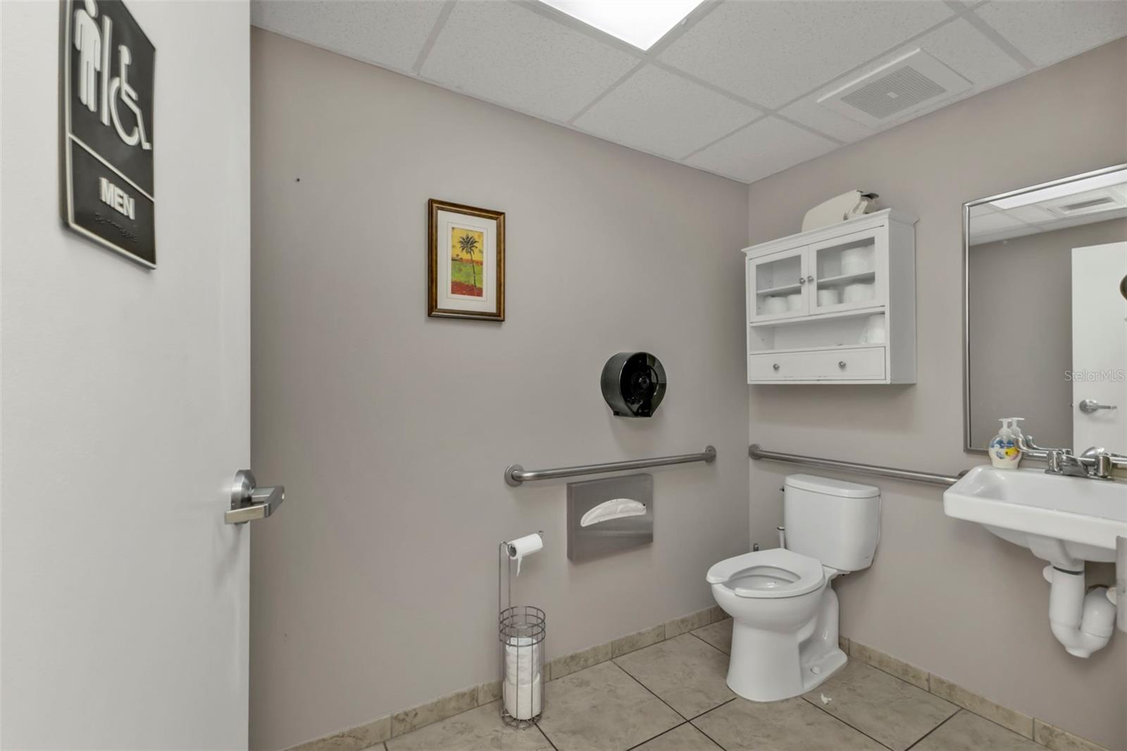 Image 33 of 40 For 128 Charlotte Avenue 117b