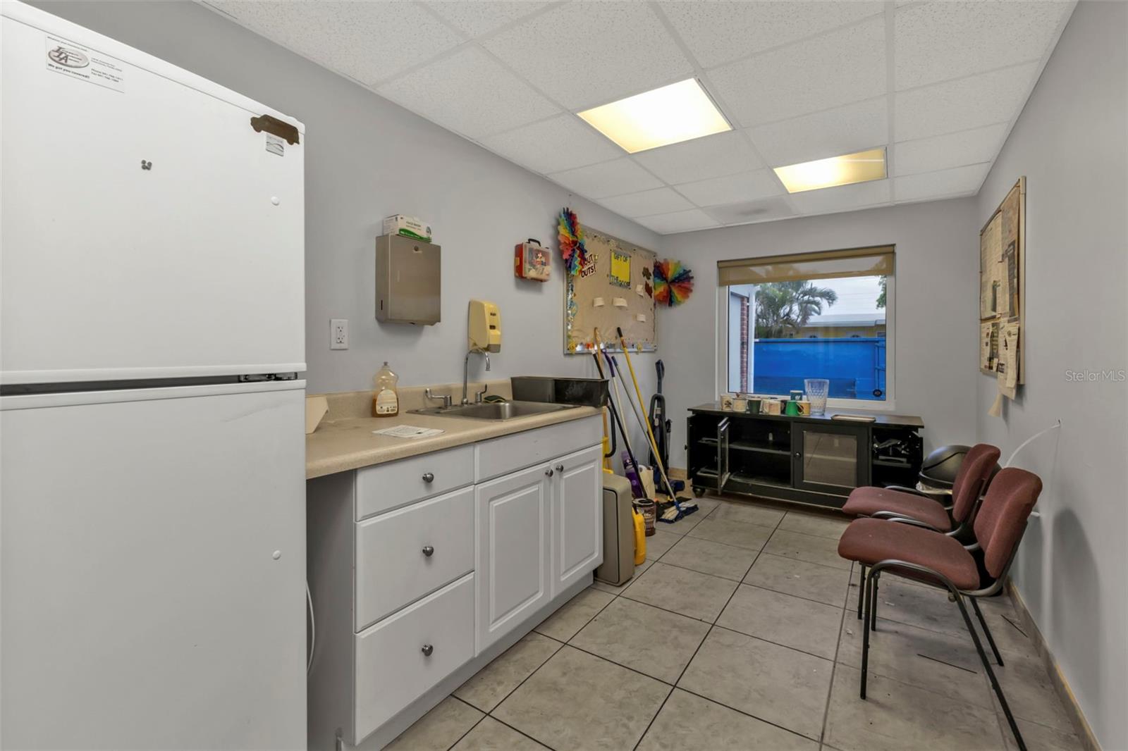 Image 36 of 40 For 128 Charlotte Avenue 117b