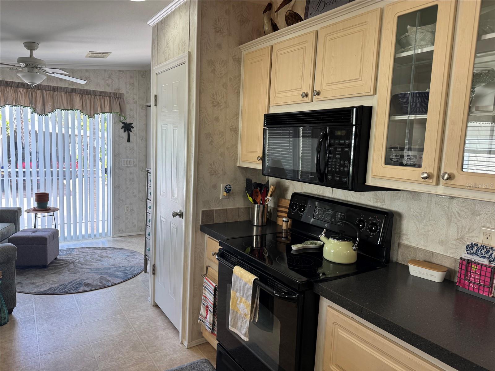 Image 11 of 38 For 10303 Burnt Store Road 245