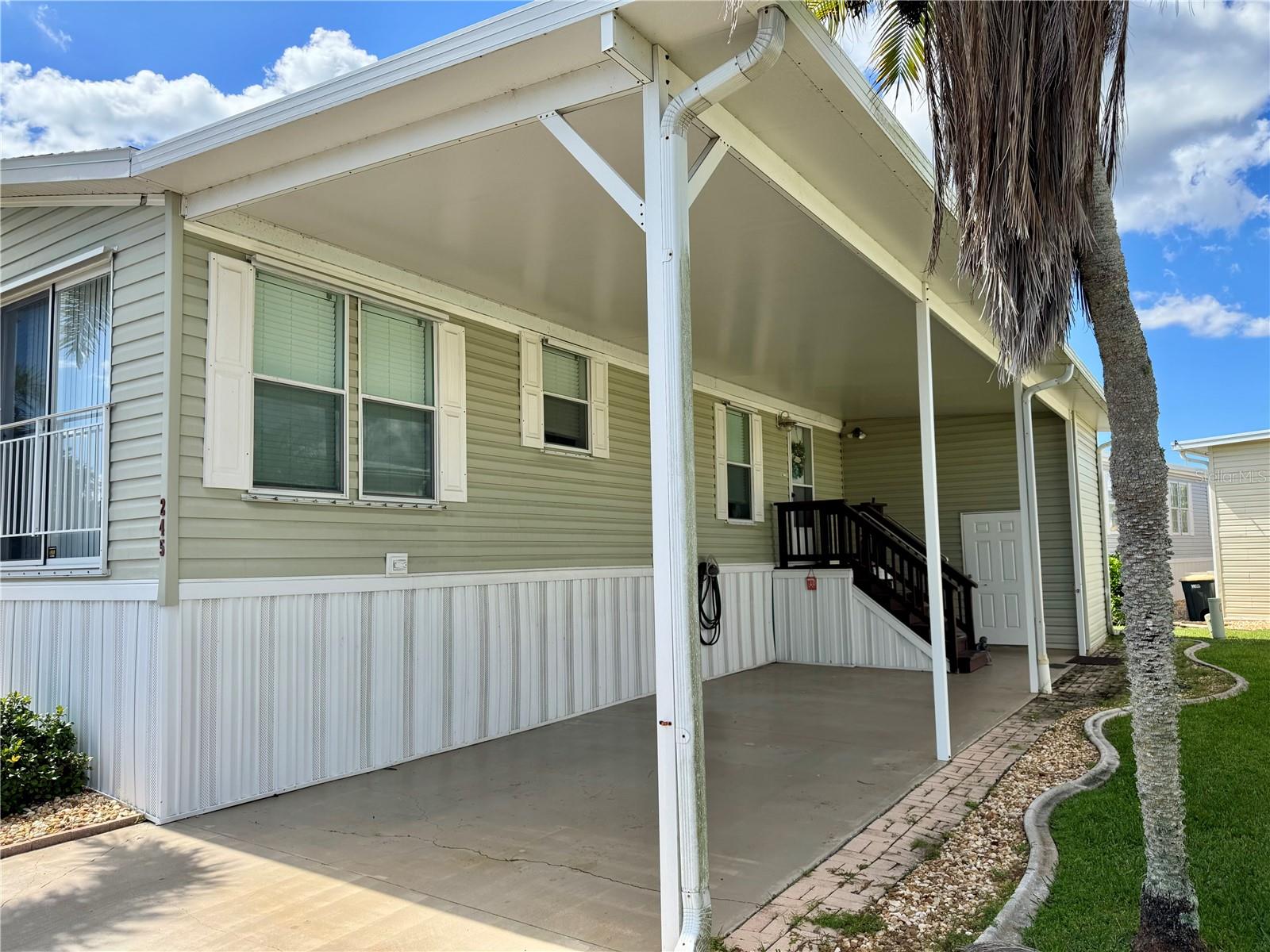 Image 26 of 38 For 10303 Burnt Store Road 245