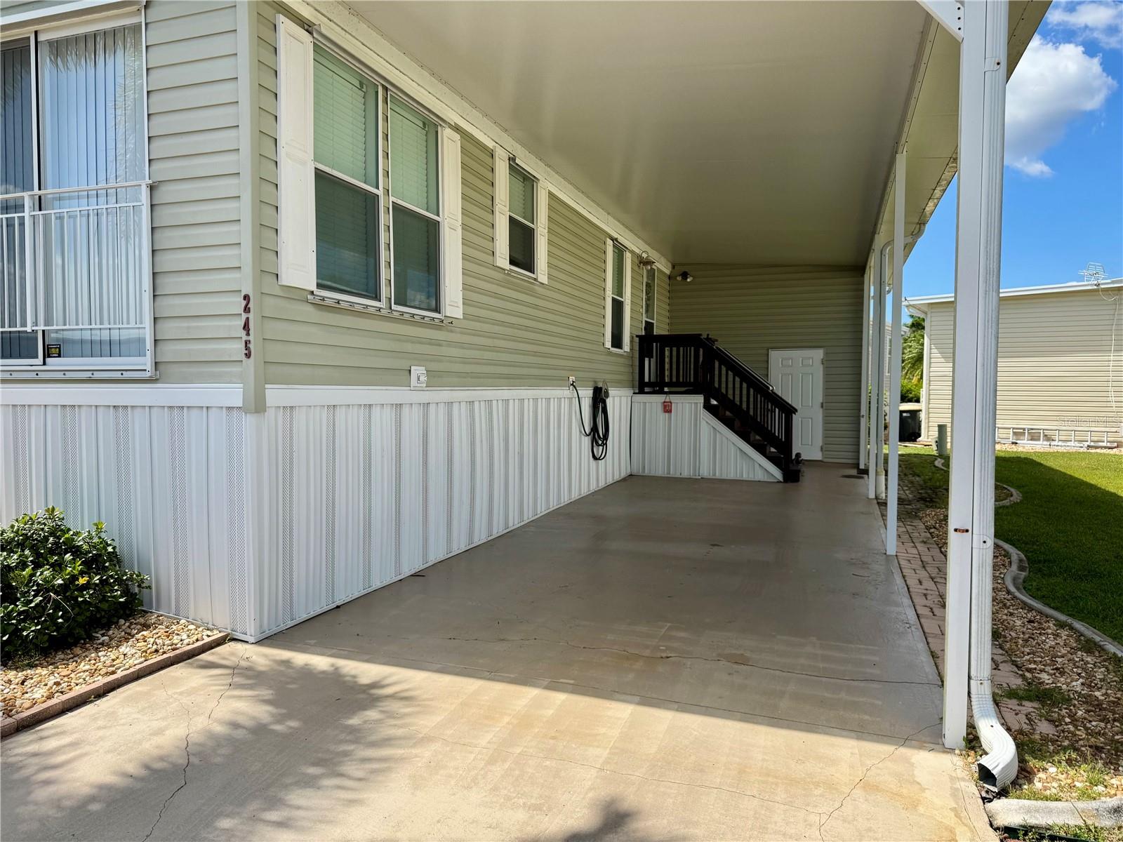 Image 27 of 38 For 10303 Burnt Store Road 245