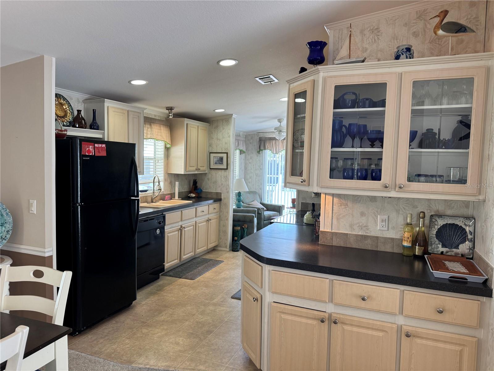 Image 9 of 38 For 10303 Burnt Store Road 245