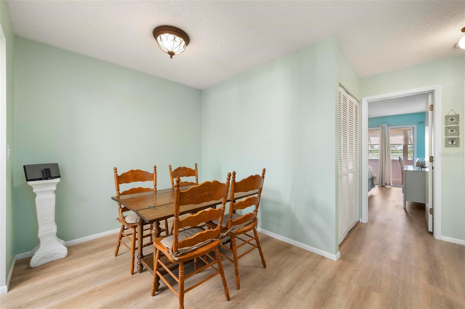 Image 10 of 64 For 22375 Edgewater Drive 234