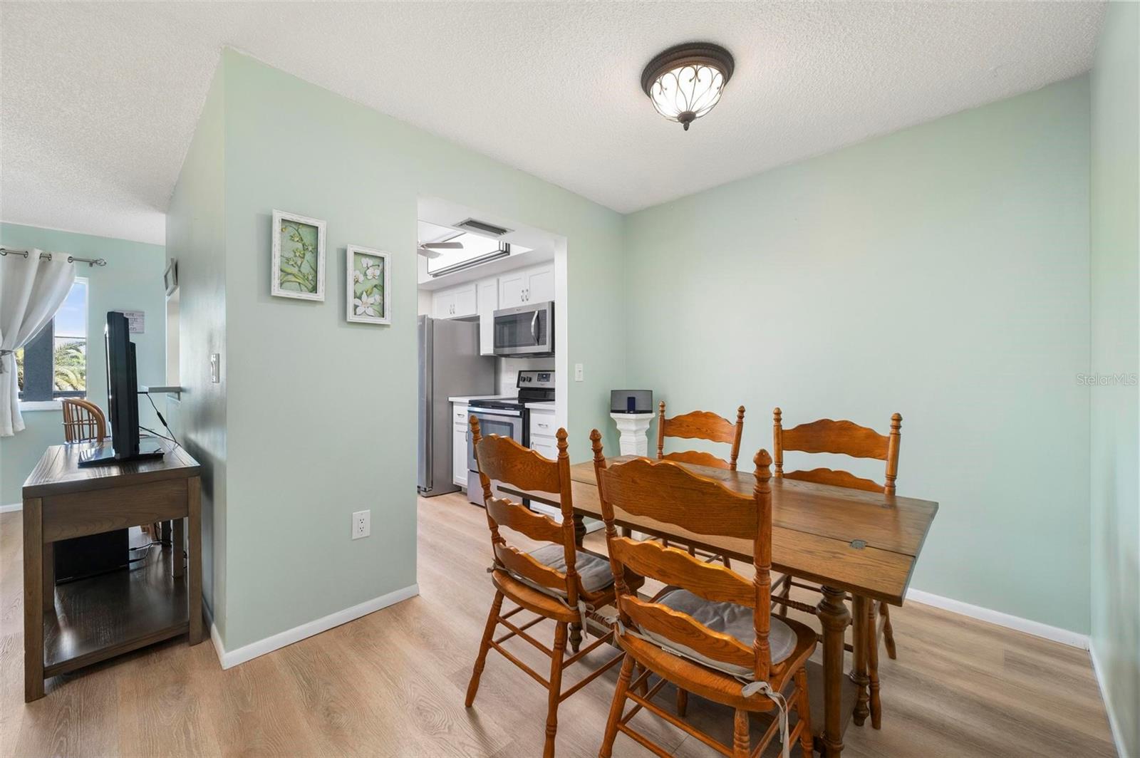 Image 11 of 64 For 22375 Edgewater Drive 234