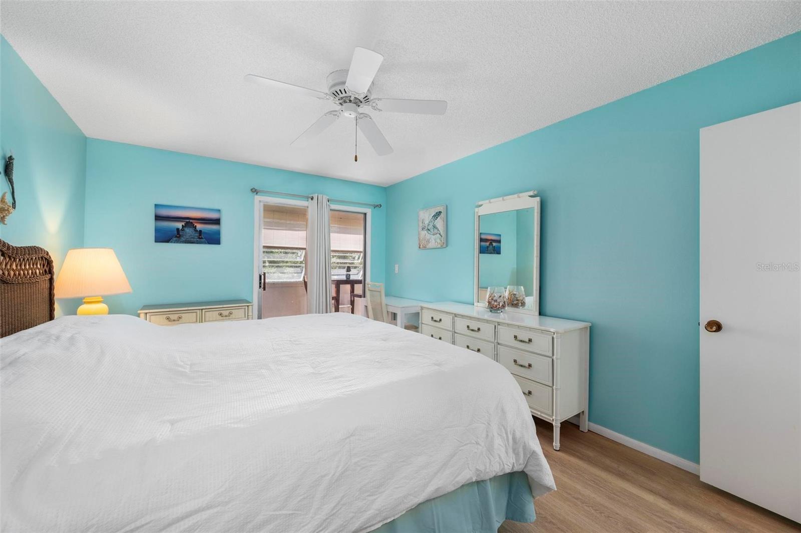 Image 17 of 64 For 22375 Edgewater Drive 234