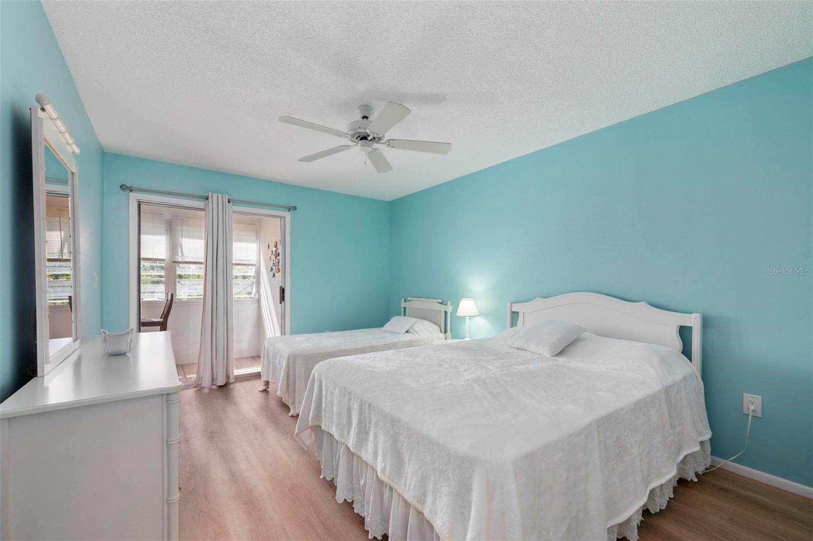 Image 20 of 64 For 22375 Edgewater Drive 234