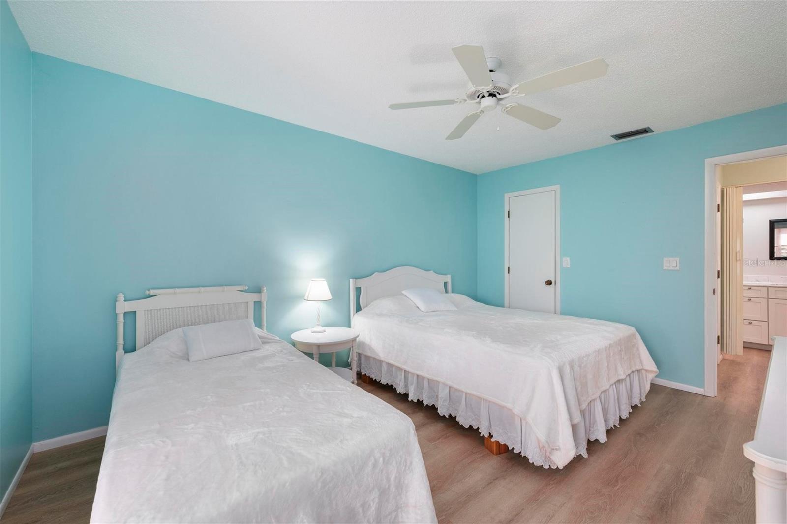 Image 21 of 64 For 22375 Edgewater Drive 234