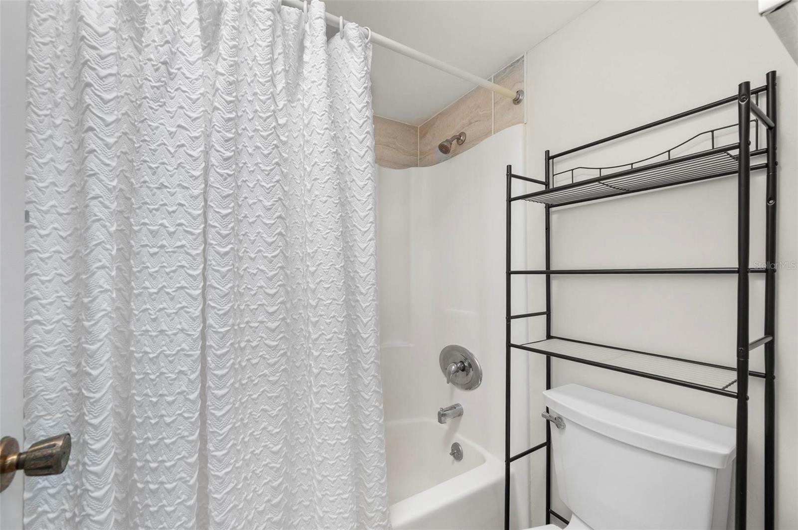 Image 23 of 64 For 22375 Edgewater Drive 234