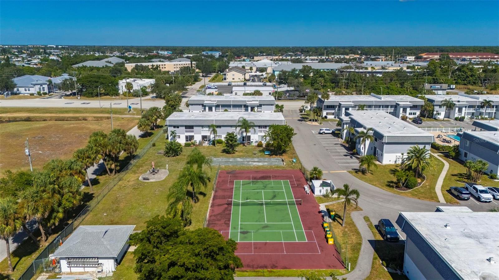 Image 36 of 64 For 22375 Edgewater Drive 234