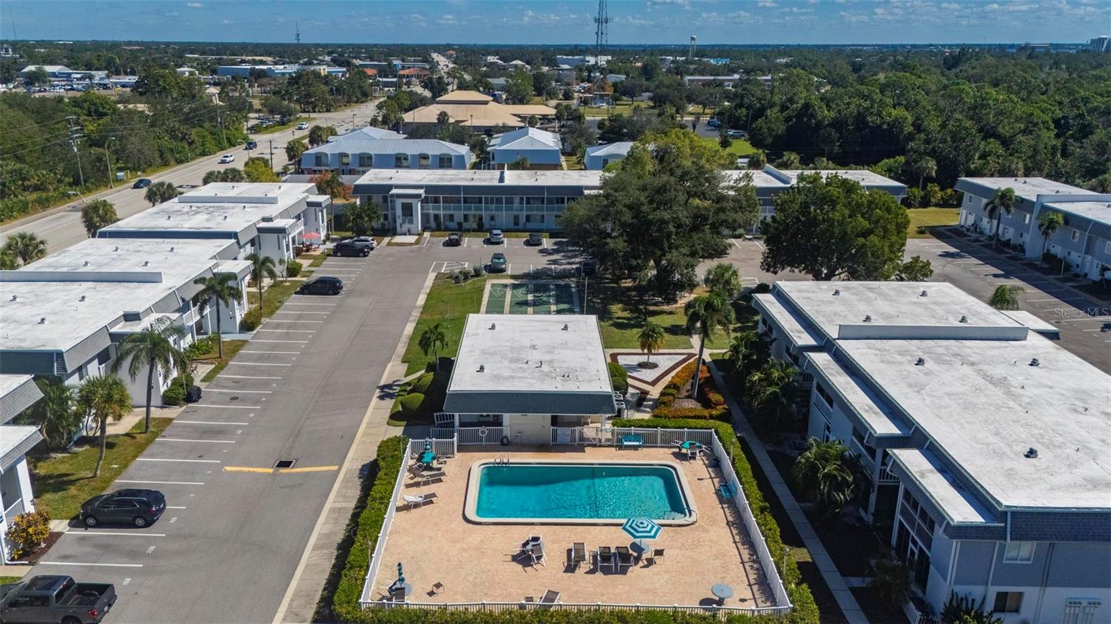 Image 37 of 64 For 22375 Edgewater Drive 234