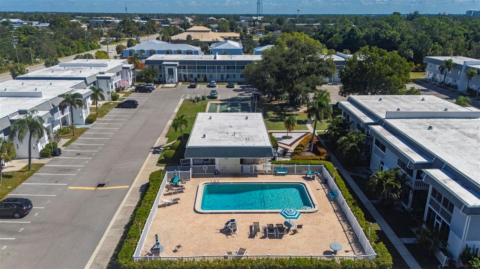 Image 39 of 64 For 22375 Edgewater Drive 234