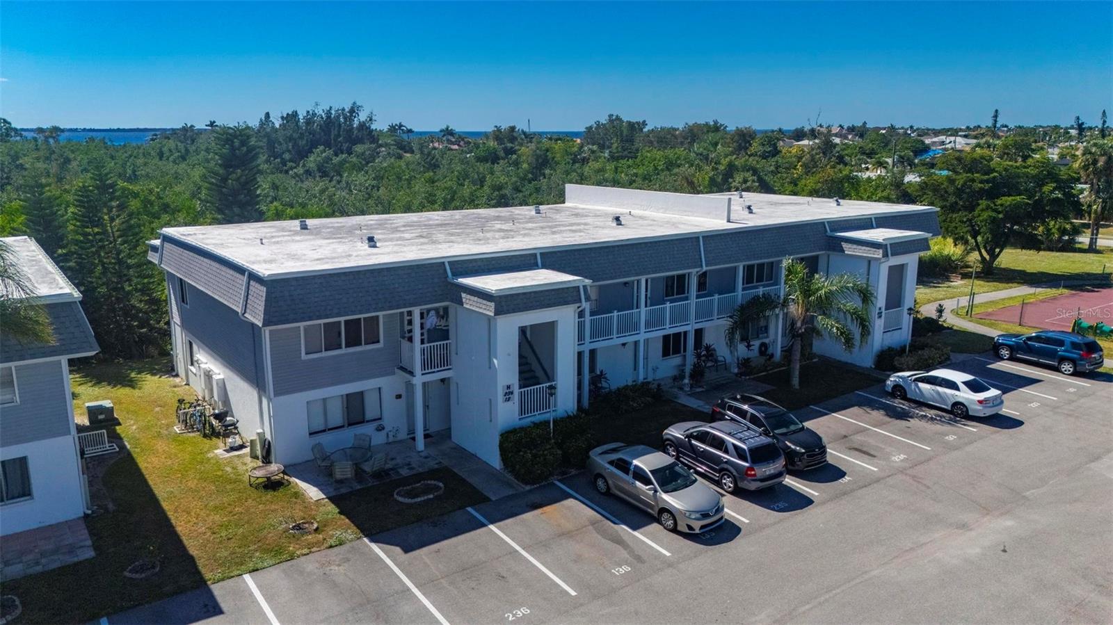 Image 42 of 64 For 22375 Edgewater Drive 234