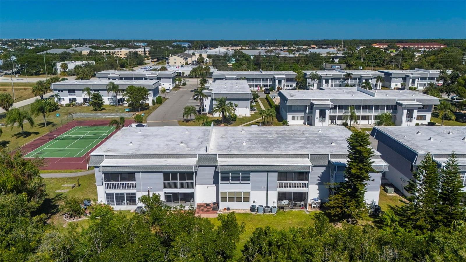 Image 52 of 64 For 22375 Edgewater Drive 234