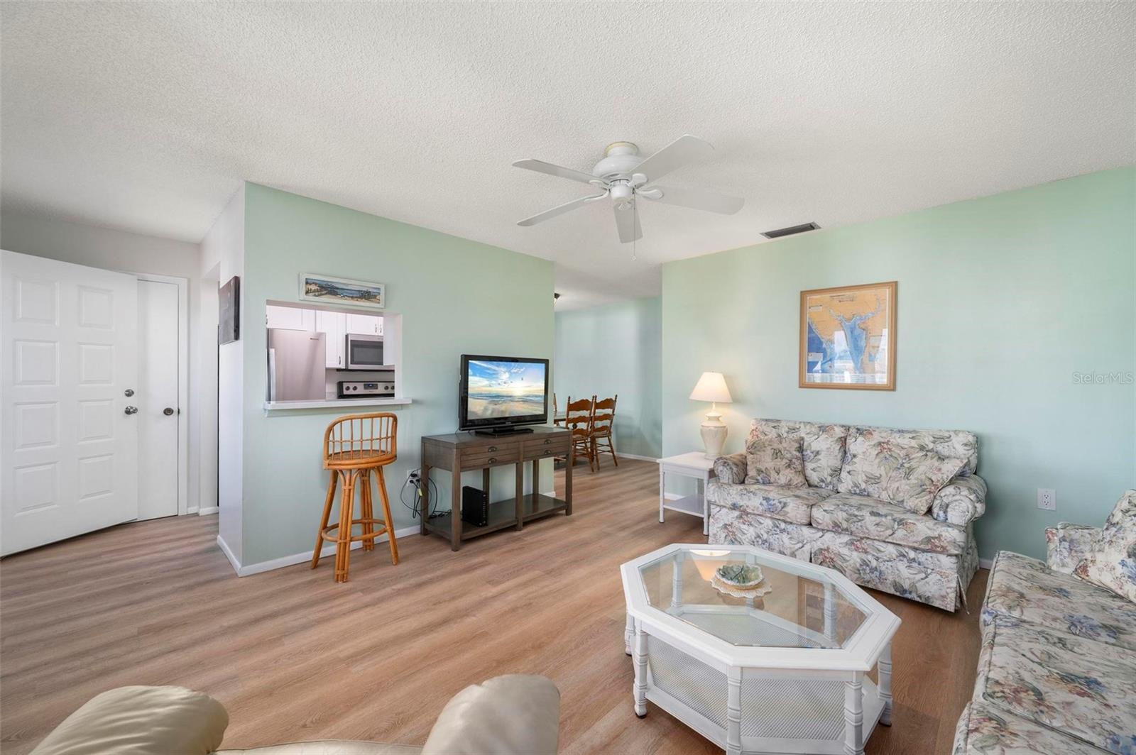 Image 8 of 64 For 22375 Edgewater Drive 234