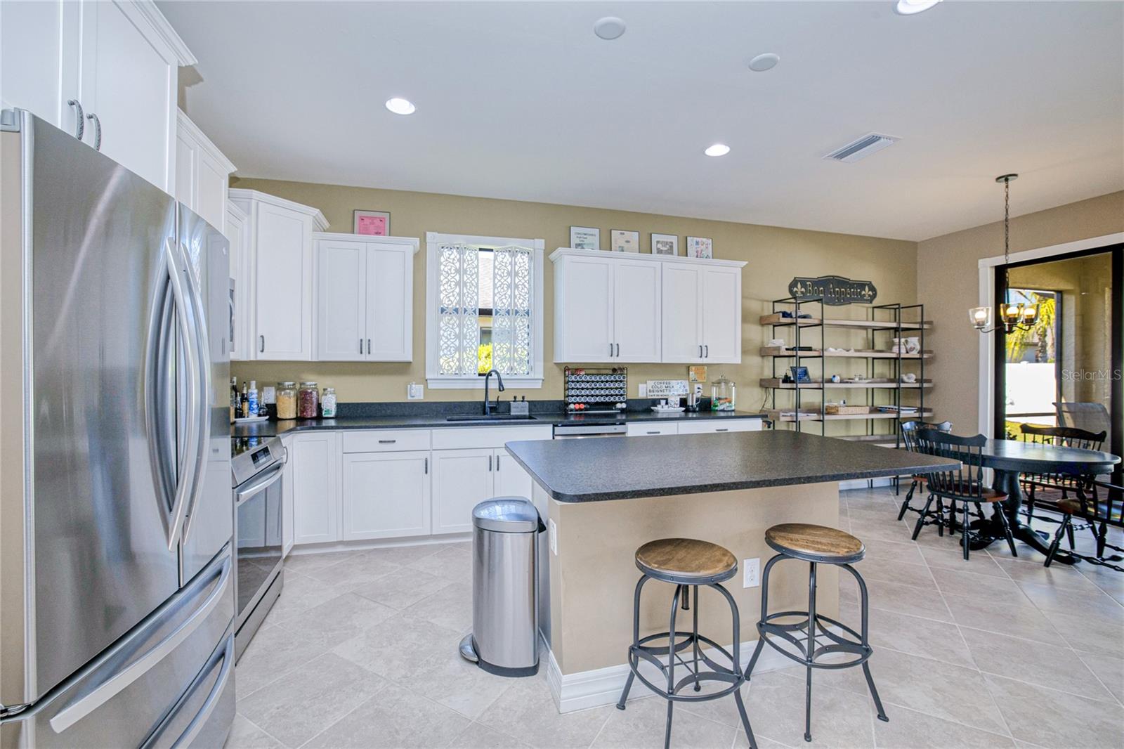 Image 13 of 50 For 2600 Sherman Oak Drive