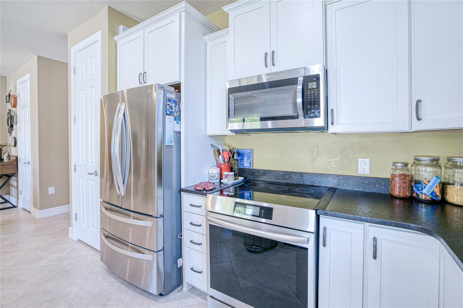 Image 16 of 50 For 2600 Sherman Oak Drive