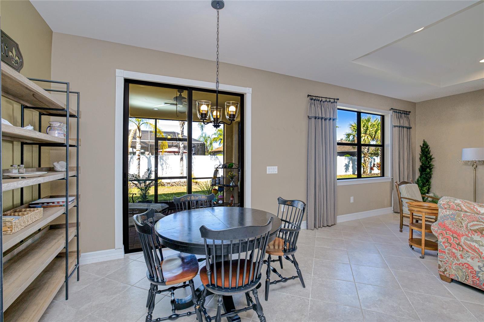 Image 17 of 50 For 2600 Sherman Oak Drive