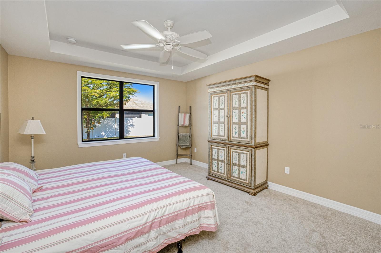 Image 18 of 50 For 2600 Sherman Oak Drive