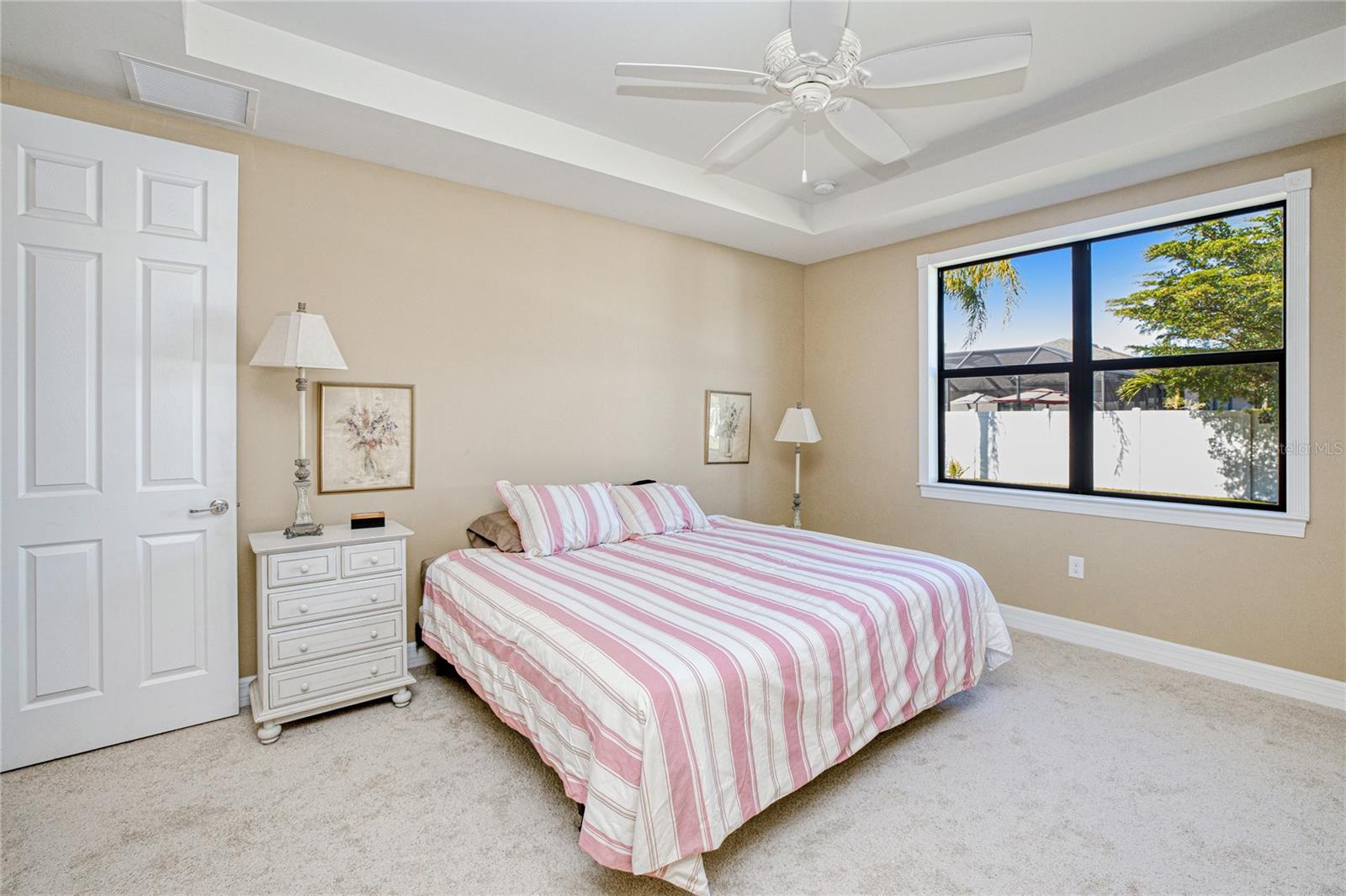 Image 19 of 50 For 2600 Sherman Oak Drive