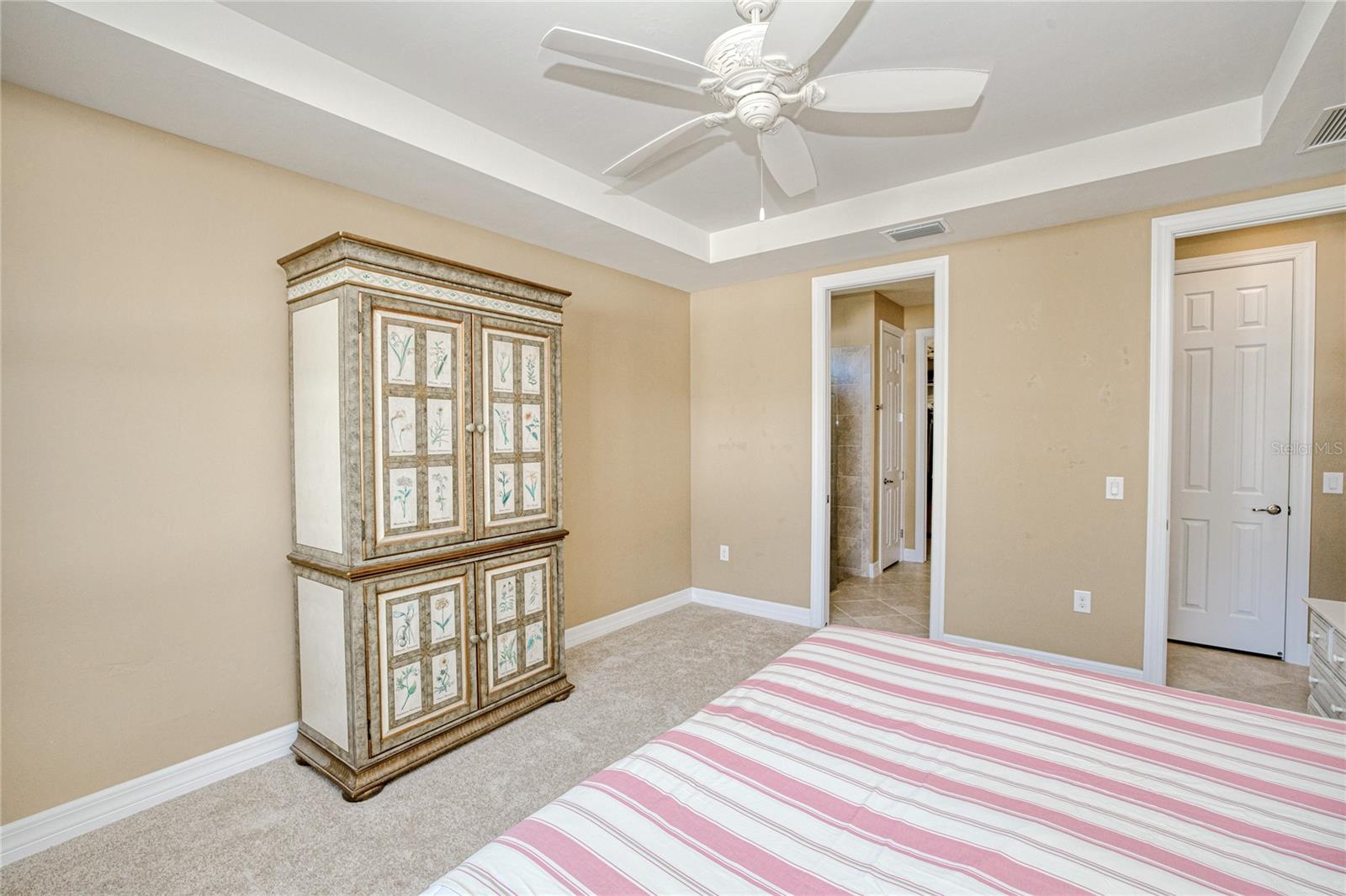 Image 21 of 50 For 2600 Sherman Oak Drive