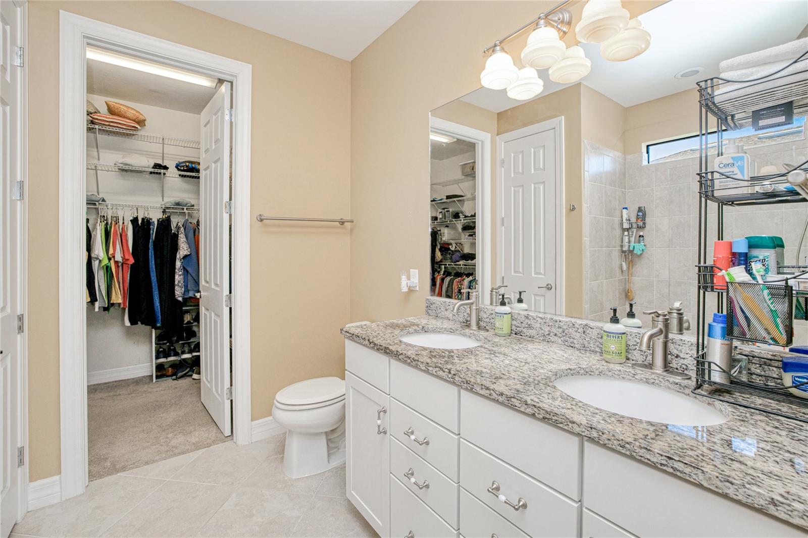 Image 23 of 50 For 2600 Sherman Oak Drive