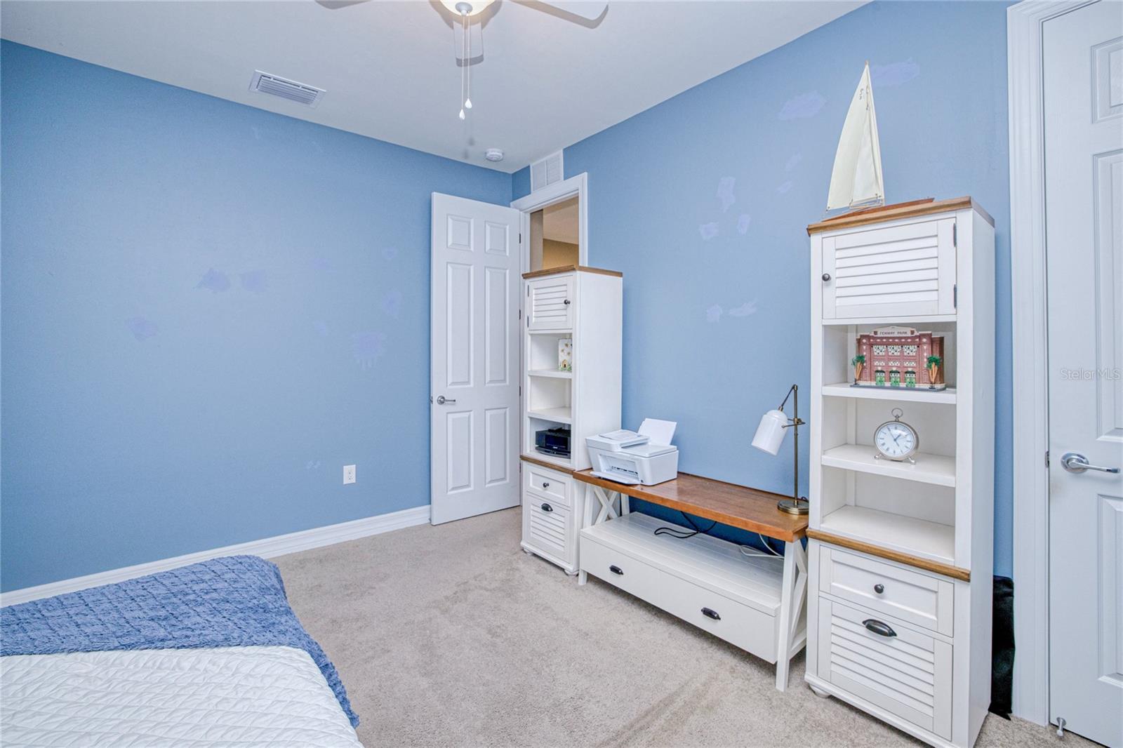 Image 29 of 50 For 2600 Sherman Oak Drive