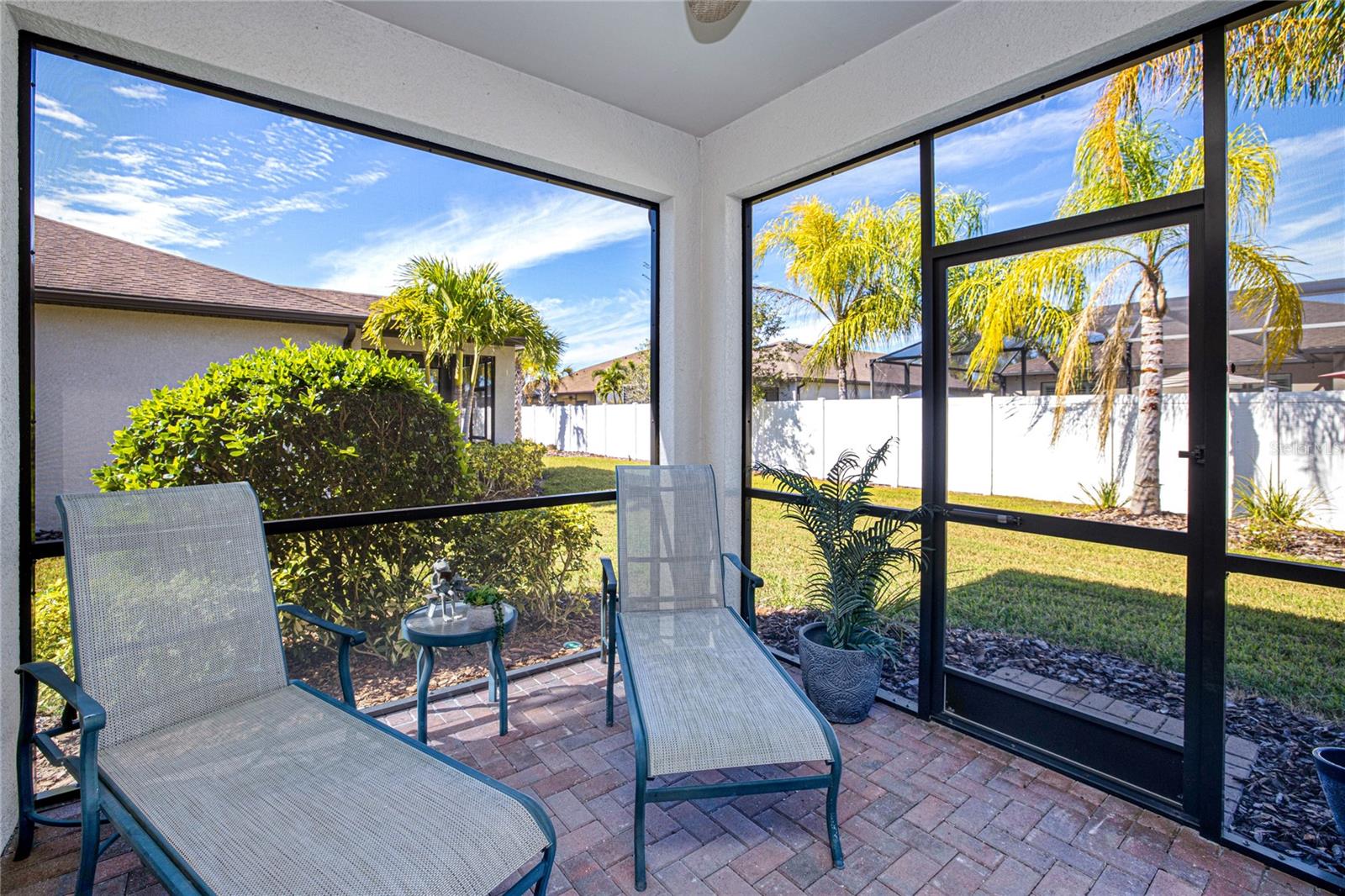 Image 33 of 50 For 2600 Sherman Oak Drive