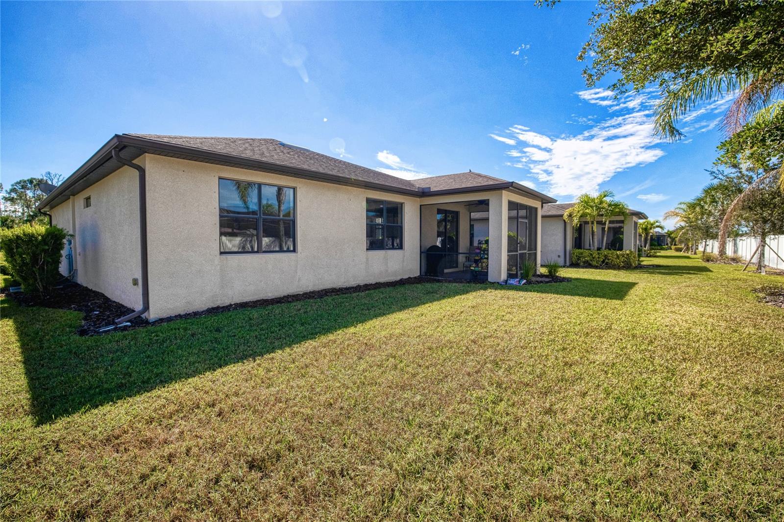 Image 37 of 50 For 2600 Sherman Oak Drive