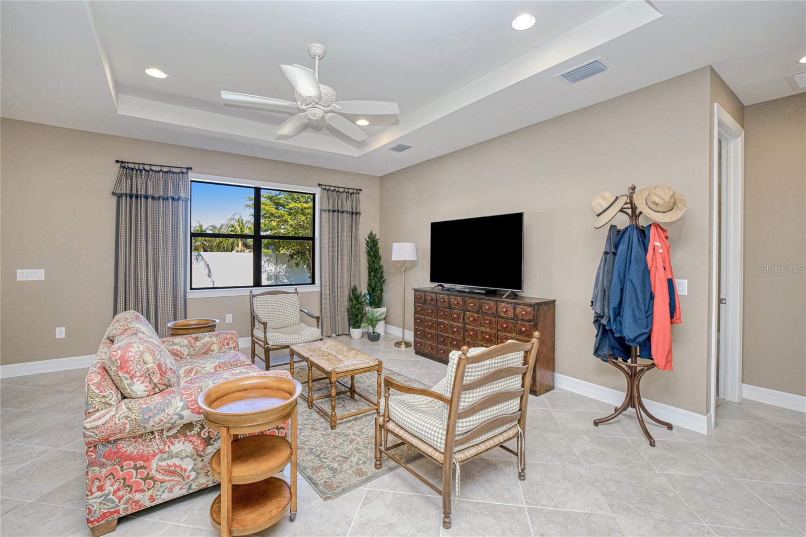 Image 9 of 50 For 2600 Sherman Oak Drive