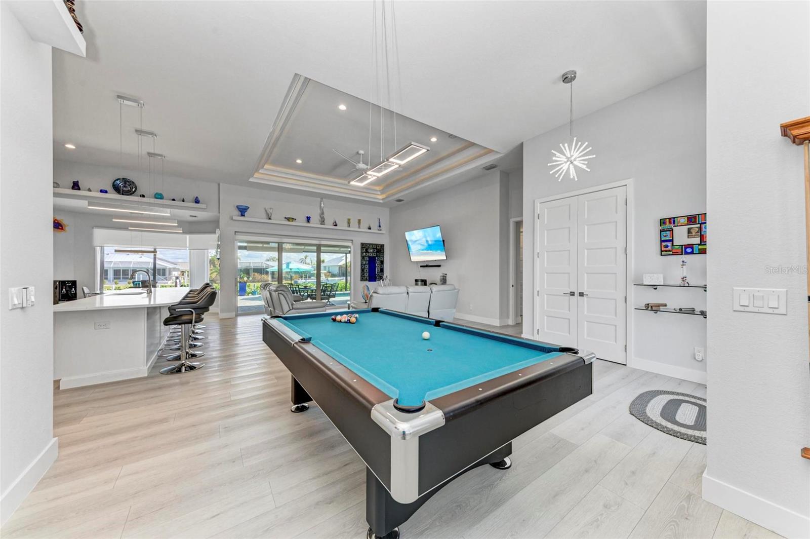 Image 18 of 50 For 630 Coronado Drive