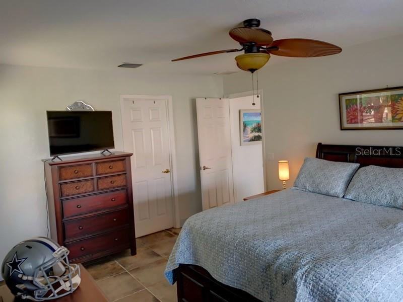 Image 13 of 26 For 572 Belvedere Court