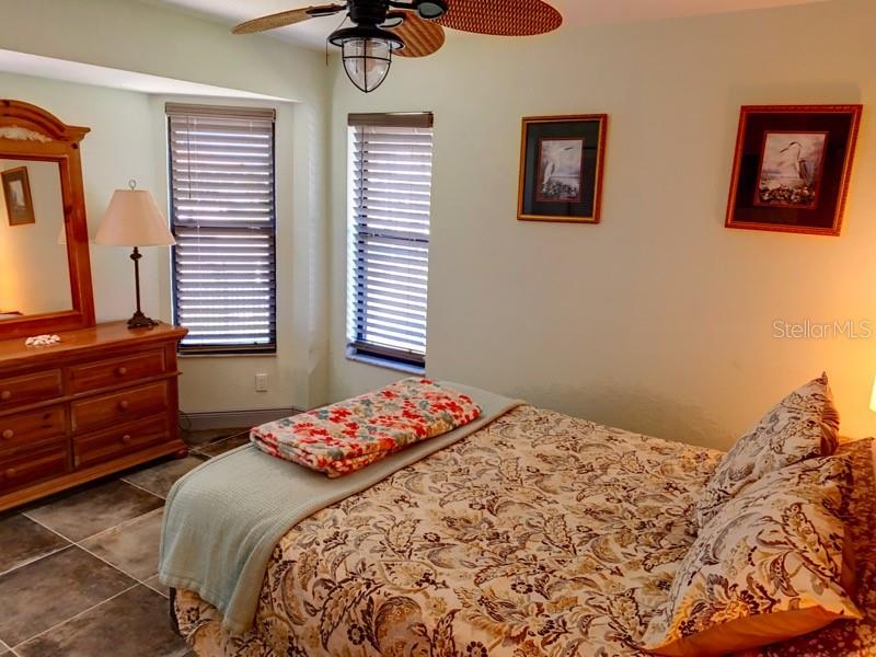 Image 19 of 26 For 572 Belvedere Court