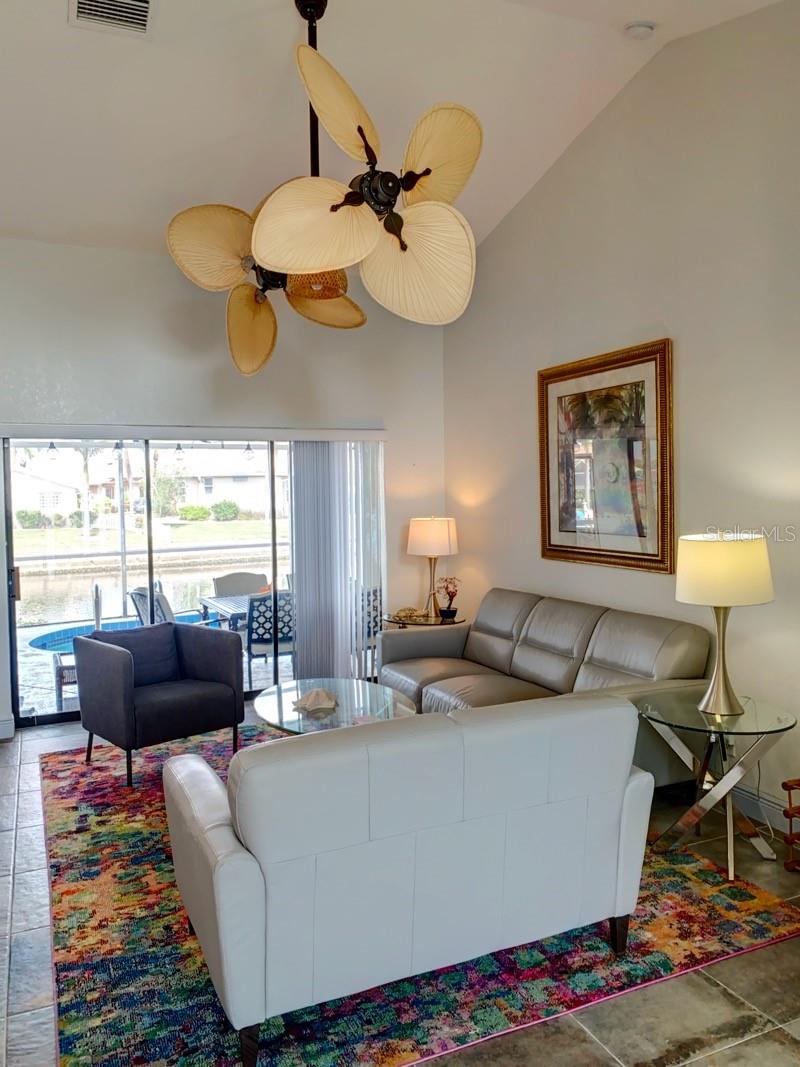 Image 7 of 26 For 572 Belvedere Court