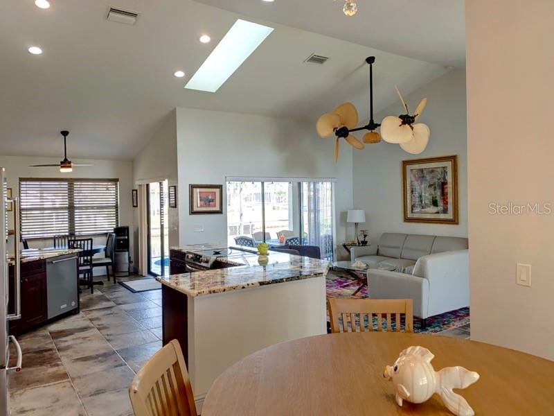 Image 8 of 26 For 572 Belvedere Court